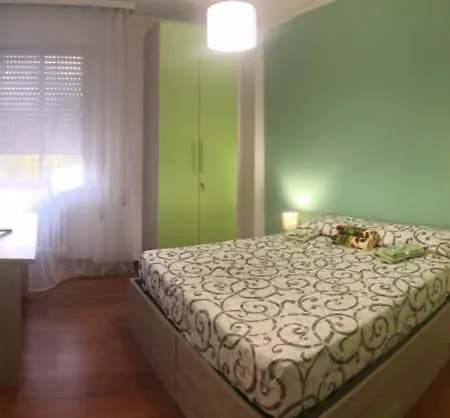 Corso 50 בית הארחה